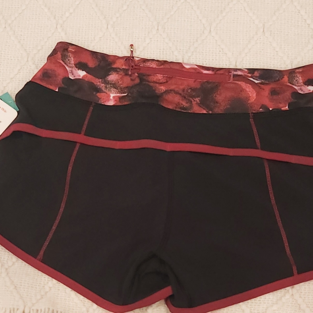 Shorts - Picture 3 of 3
